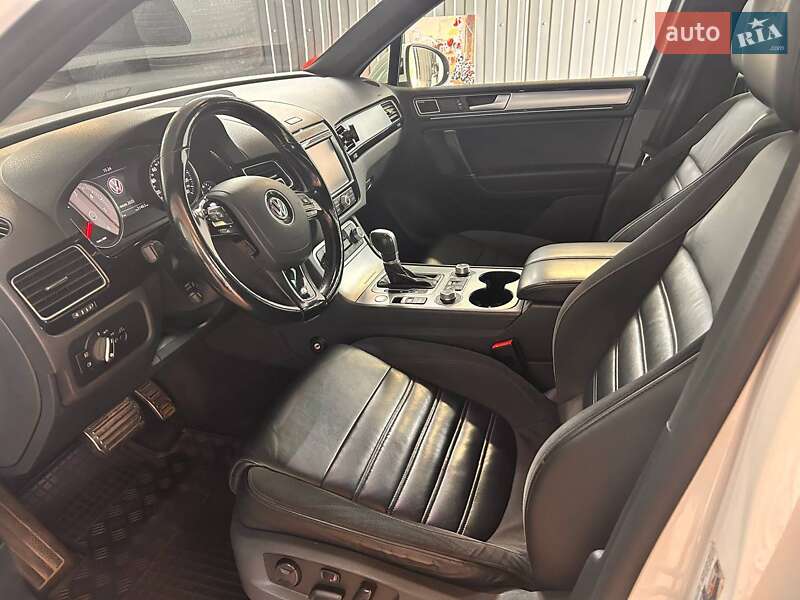 Внедорожник / Кроссовер Volkswagen Touareg 2017 в Житомире