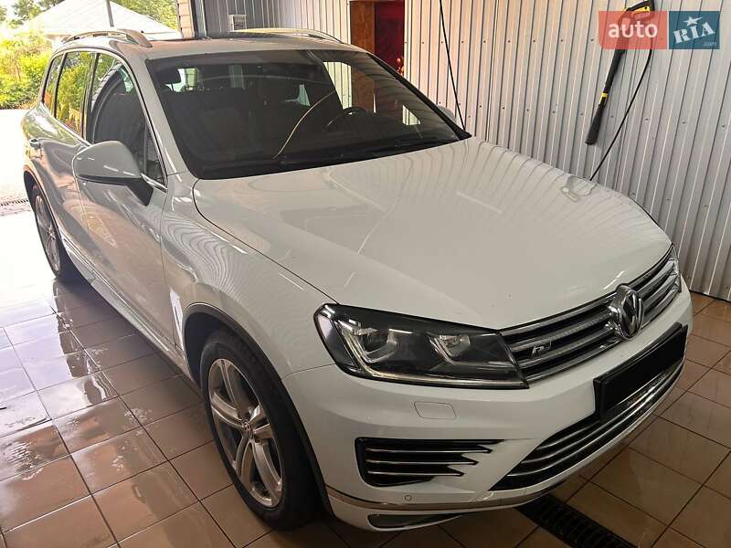 Внедорожник / Кроссовер Volkswagen Touareg 2017 в Житомире
