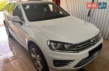 Внедорожник / Кроссовер Volkswagen Touareg 2017 в 