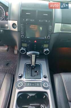 Внедорожник / Кроссовер Volkswagen Touareg 2008 в 