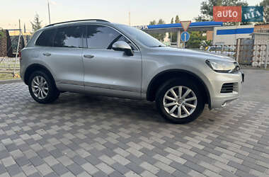 Внедорожник / Кроссовер Volkswagen Touareg 2012 в 