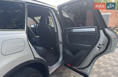 Внедорожник / Кроссовер Volkswagen Touareg 2012 в 