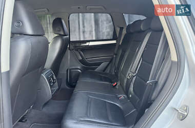 Внедорожник / Кроссовер Volkswagen Touareg 2012 в 