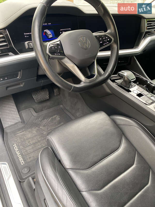 Внедорожник / Кроссовер Volkswagen Touareg 2020 в Киеве
