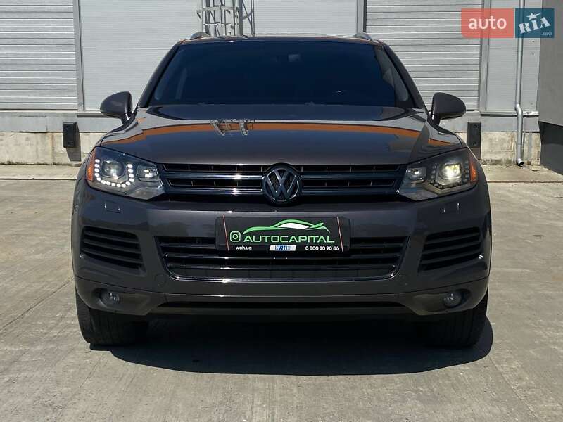 Внедорожник / Кроссовер Volkswagen Touareg 2012 в Киеве