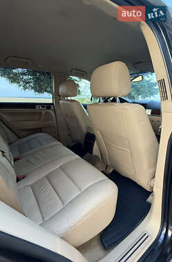 Внедорожник / Кроссовер Volkswagen Touareg 2007 в 