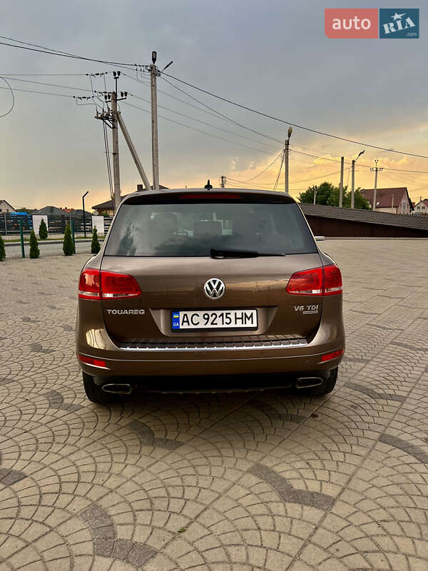 Внедорожник / Кроссовер Volkswagen Touareg 2011 в Луцке