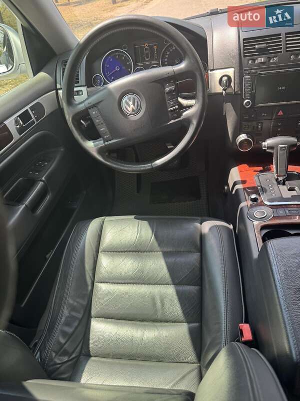 Позашляховик / Кросовер Volkswagen Touareg 2007 в Дніпрі