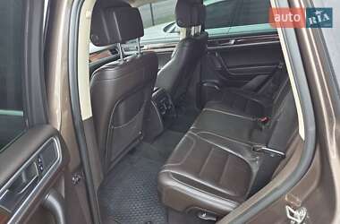 Внедорожник / Кроссовер Volkswagen Touareg 2010 в 