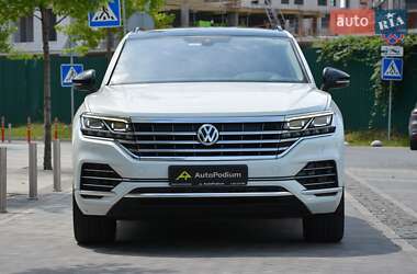 Внедорожник / Кроссовер Volkswagen Touareg 2019 в 