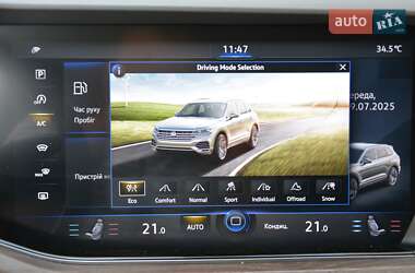 Внедорожник / Кроссовер Volkswagen Touareg 2019 в 