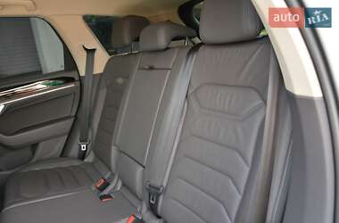 Внедорожник / Кроссовер Volkswagen Touareg 2019 в 