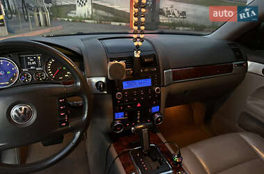 Внедорожник / Кроссовер Volkswagen Touareg 2006 в 