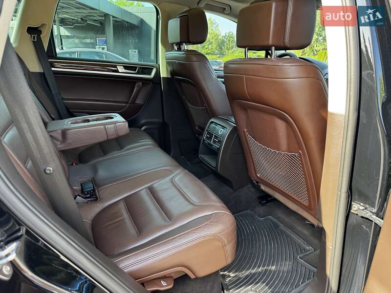 Внедорожник / Кроссовер Volkswagen Touareg 2012 в Ивано-Франковске