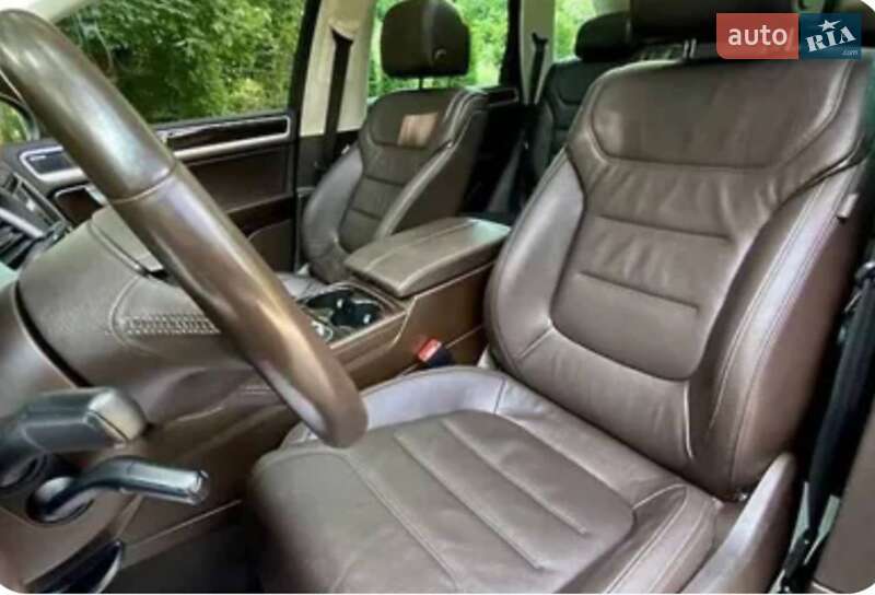 Внедорожник / Кроссовер Volkswagen Touareg 2015 в Ивано-Франковске