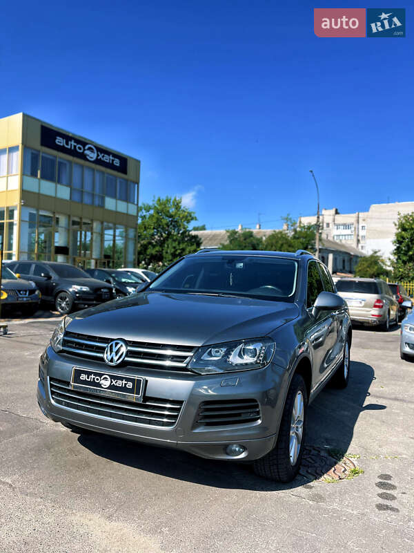 Внедорожник / Кроссовер Volkswagen Touareg 2014 в Николаеве