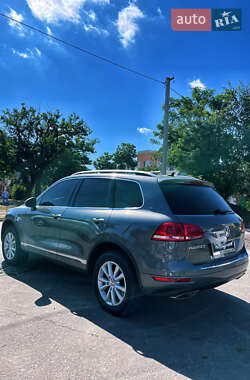 Внедорожник / Кроссовер Volkswagen Touareg 2014 в 