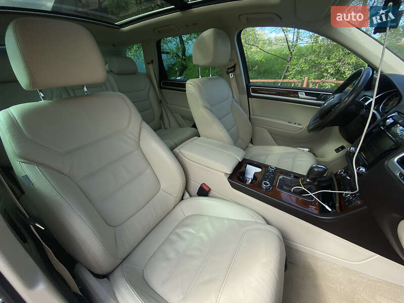 Внедорожник / Кроссовер Volkswagen Touareg 2012 в Коломые