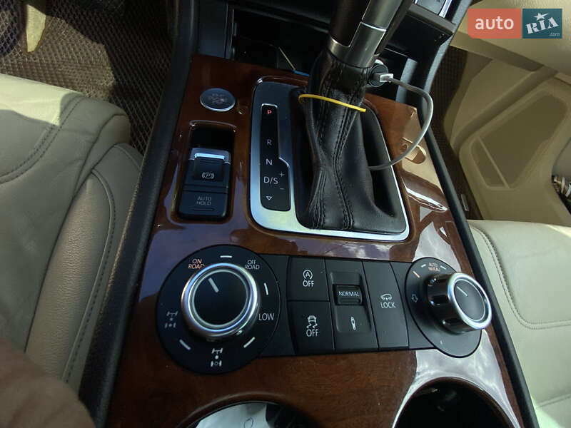 Внедорожник / Кроссовер Volkswagen Touareg 2012 в Коломые