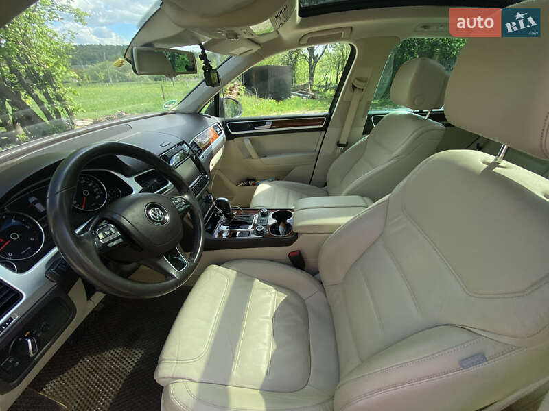 Внедорожник / Кроссовер Volkswagen Touareg 2012 в Коломые