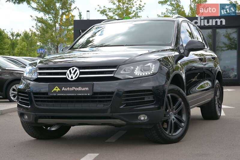 Внедорожник / Кроссовер Volkswagen Touareg 2012 в Киеве