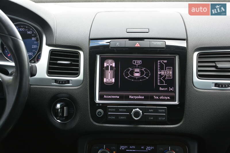 Внедорожник / Кроссовер Volkswagen Touareg 2012 в Киеве