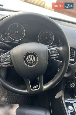 Внедорожник / Кроссовер Volkswagen Touareg 2016 в 
