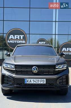 Позашляховик / Кросовер Volkswagen Touareg 2024 в Києві