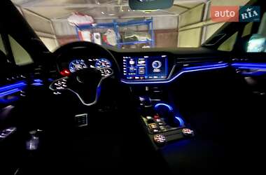 Позашляховик / Кросовер Volkswagen Touareg 2023 в 
