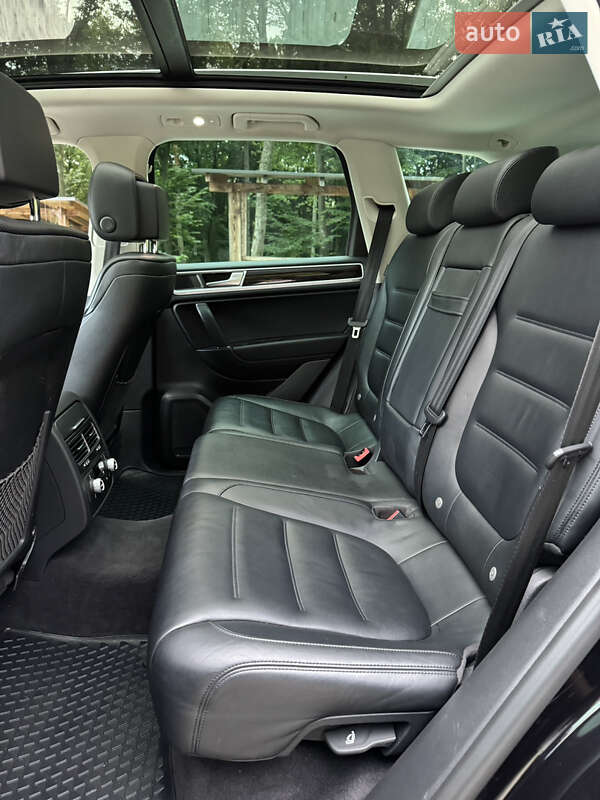 Внедорожник / Кроссовер Volkswagen Touareg 2014 в Бережанах