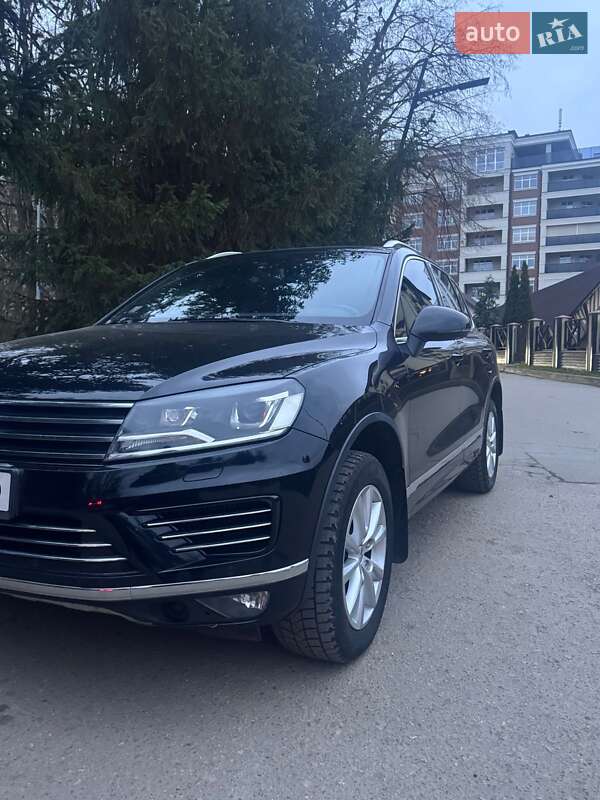 Внедорожник / Кроссовер Volkswagen Touareg 2016 в Ивано-Франковске