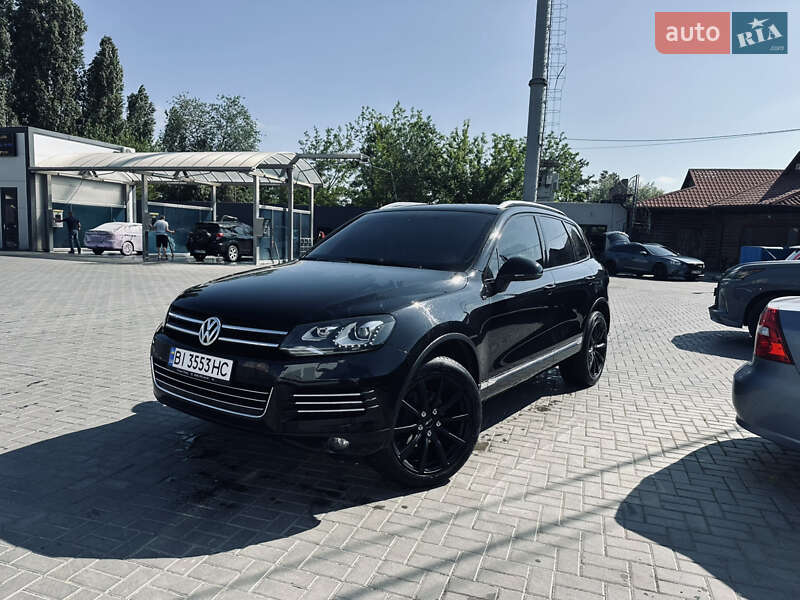 Внедорожник / Кроссовер Volkswagen Touareg 2013 в Николаеве