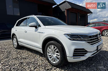 Внедорожник / Кроссовер Volkswagen Touareg 2019 в Ужгороде