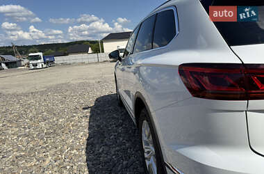 Позашляховик / Кросовер Volkswagen Touareg 2019 в 