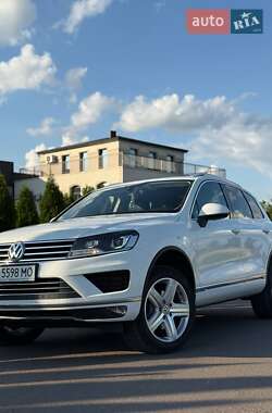 Внедорожник / Кроссовер Volkswagen Touareg 2014 в Буске
