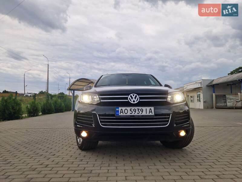 Позашляховик / Кросовер Volkswagen Touareg 2014 в Мукачевому