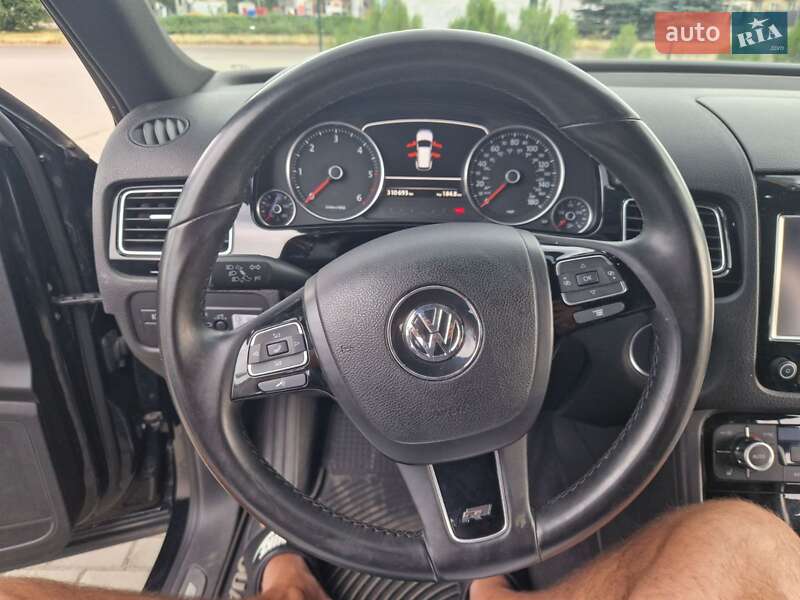 Позашляховик / Кросовер Volkswagen Touareg 2014 в Мукачевому