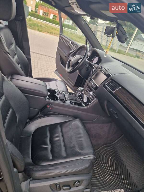 Позашляховик / Кросовер Volkswagen Touareg 2014 в Мукачевому