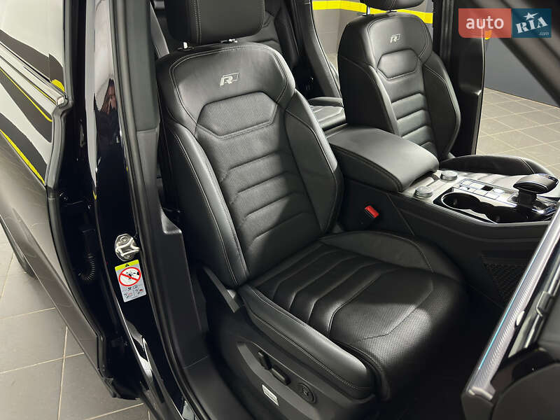Внедорожник / Кроссовер Volkswagen Touareg 2019 в Казатине
