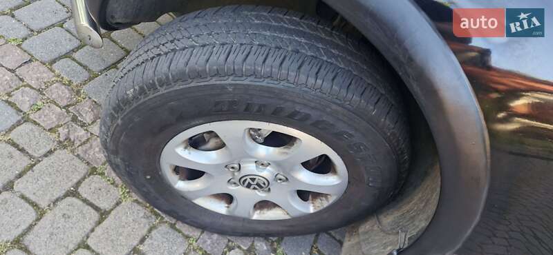 Внедорожник / Кроссовер Volkswagen Touareg 2003 в Львове