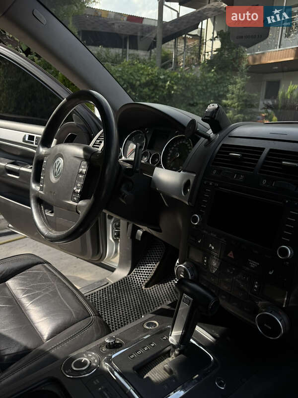 Позашляховик / Кросовер Volkswagen Touareg 2004 в Бердичеві