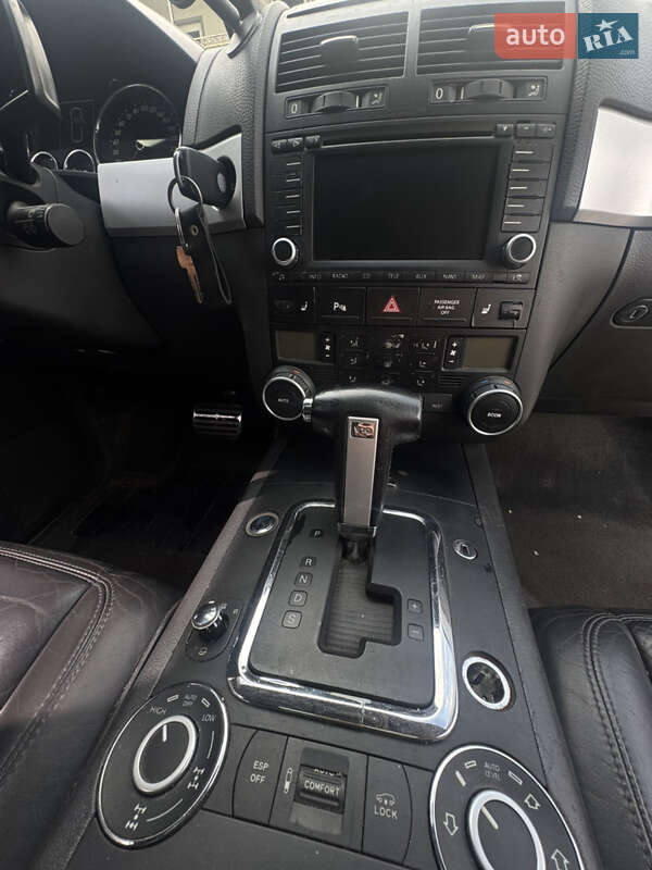 Позашляховик / Кросовер Volkswagen Touareg 2004 в Бердичеві