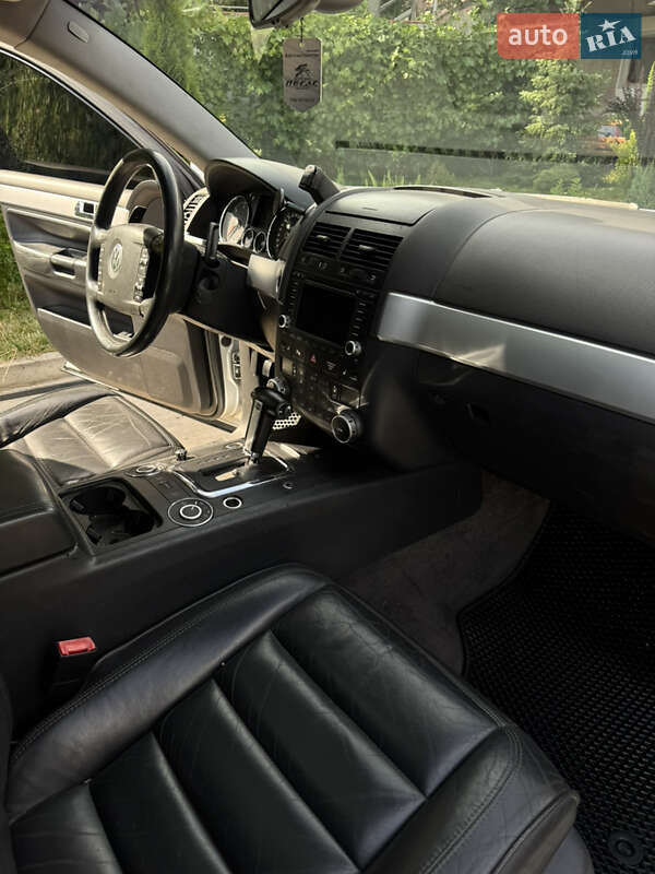 Позашляховик / Кросовер Volkswagen Touareg 2004 в Бердичеві