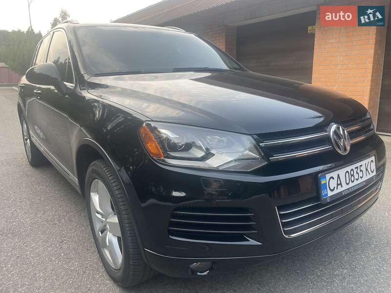 Позашляховик / Кросовер Volkswagen Touareg 2011 в Черкасах