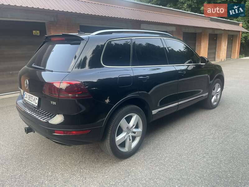 Позашляховик / Кросовер Volkswagen Touareg 2011 в Черкасах