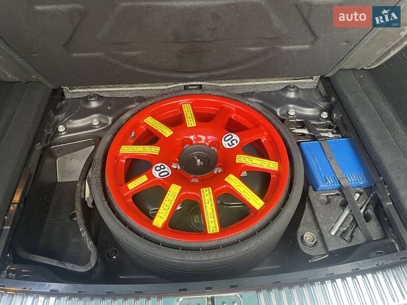 Позашляховик / Кросовер Volkswagen Touareg 2011 в Черкасах