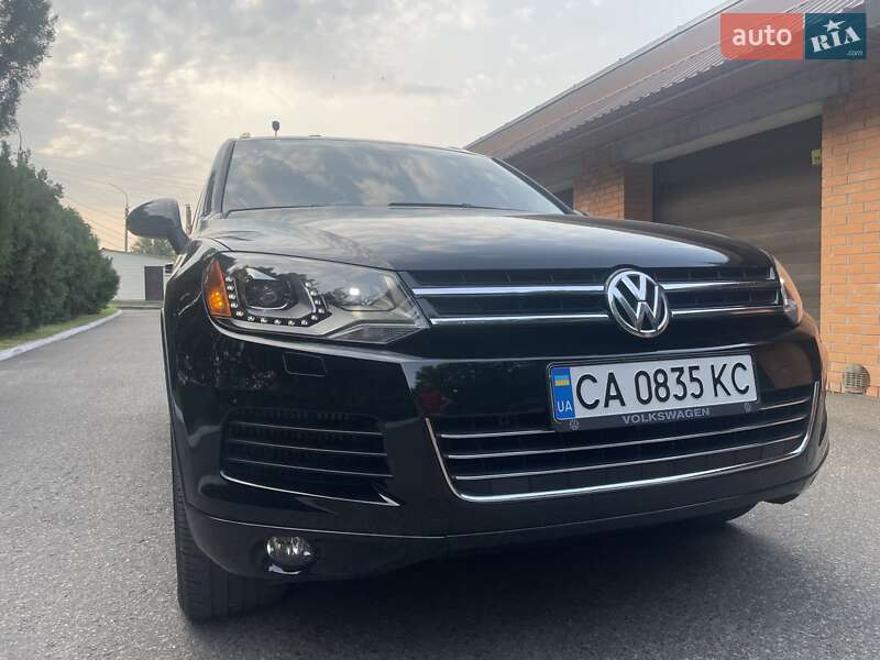 Позашляховик / Кросовер Volkswagen Touareg 2011 в Черкасах