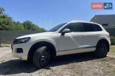 Позашляховик / Кросовер Volkswagen Touareg 2011 в 