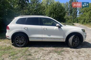 Позашляховик / Кросовер Volkswagen Touareg 2011 в 