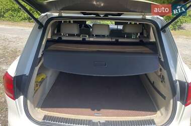 Позашляховик / Кросовер Volkswagen Touareg 2011 в 